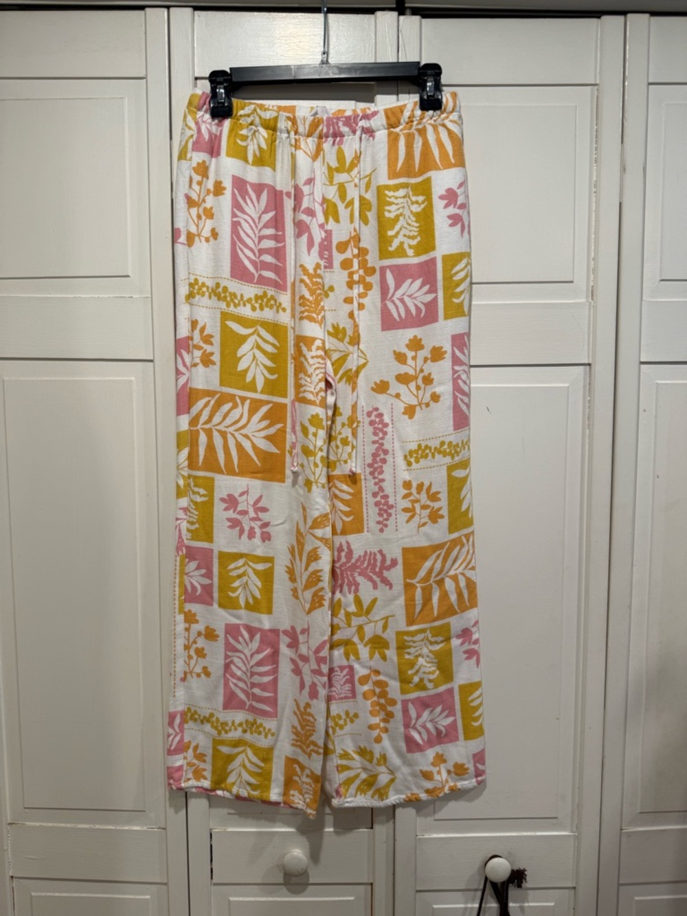 Sienna Sky funky pants size small‎ like new!